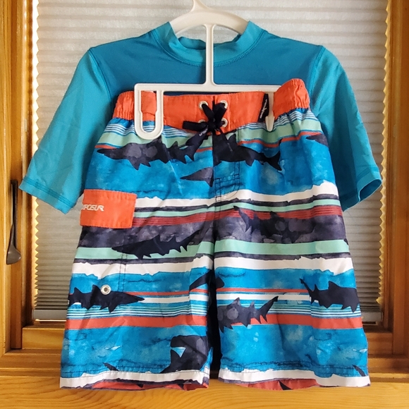 3/$13 EUC Child swim trunk + 2 rash guards - Picture 2 of 8